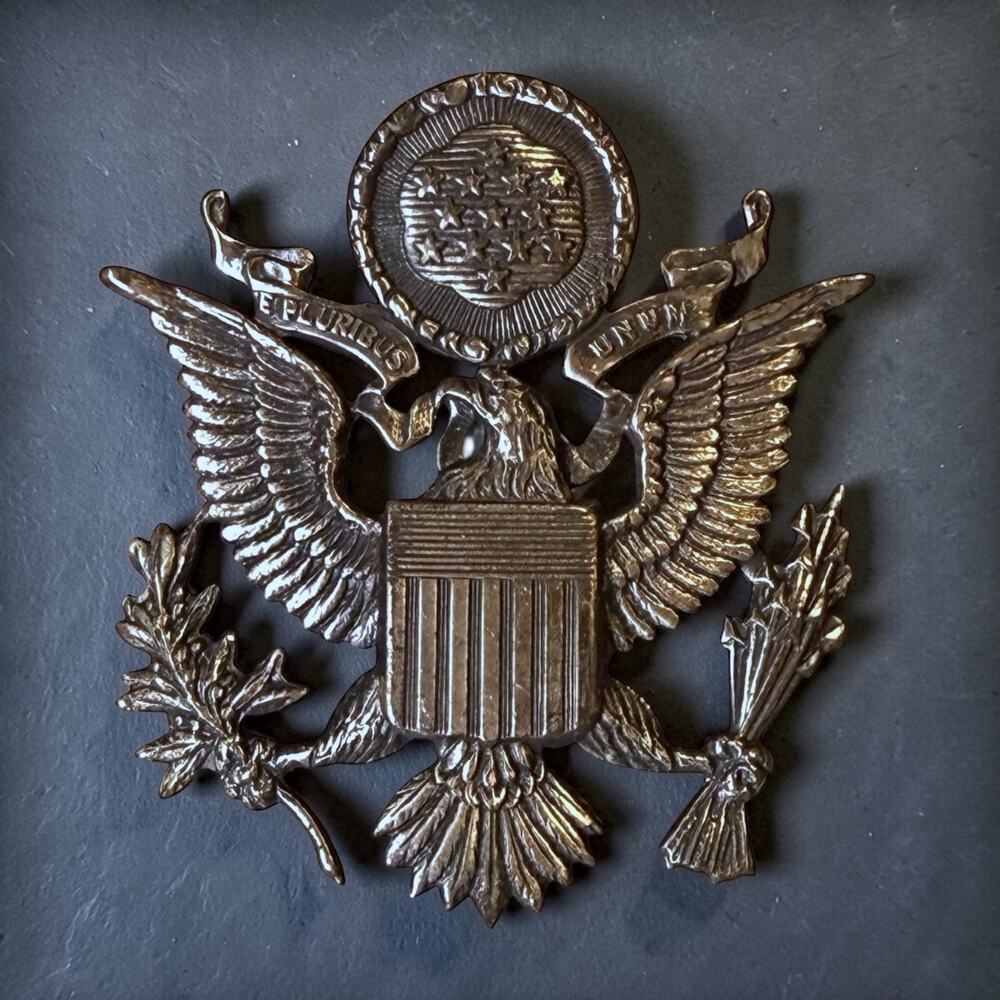 Vintage WW2 US Air Force Officers Hat Badge Silver Eagle In Military Supply Box